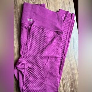 DSG Magenta Chevron Texture Leggings